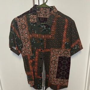 SHEIN Men's Green and Brown Patterned Button Down Shirt